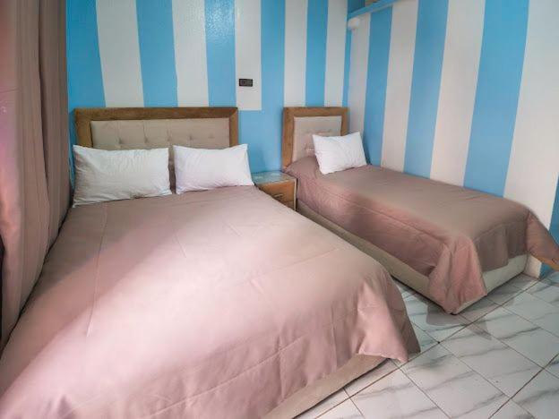 Hotel Sevilla Chefchaouen Esterno foto